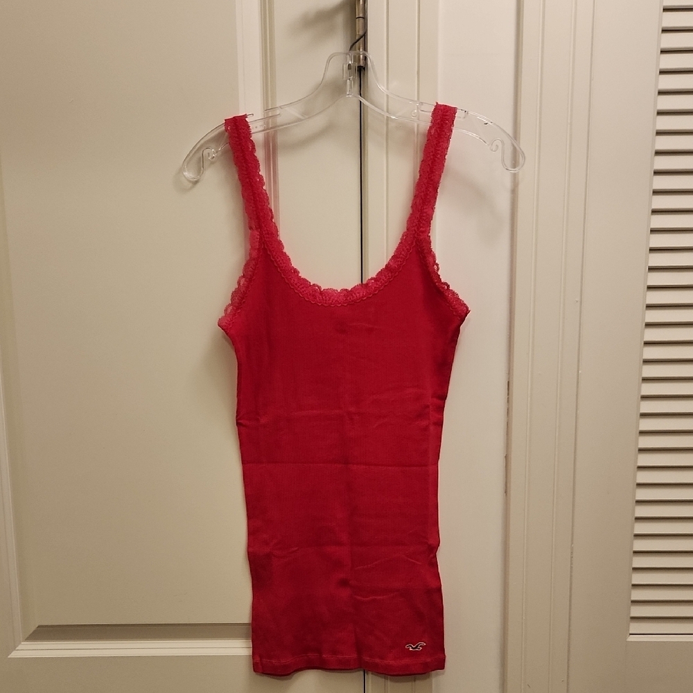 NWOT Hollister Pink Lace Trim Tank Top